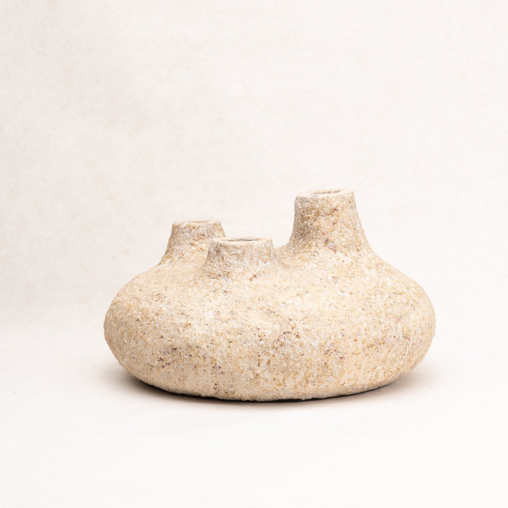 Terracotta vessel No 19