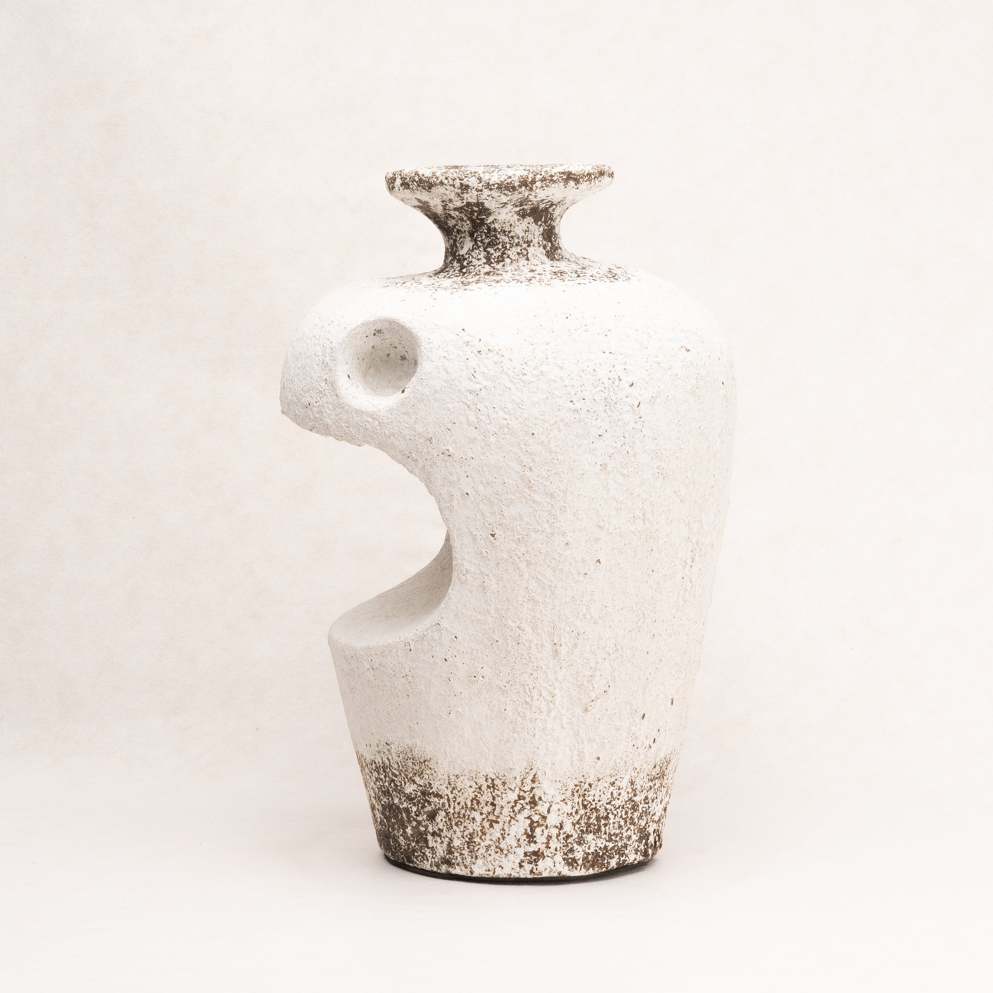 Terracotta vessel No 12