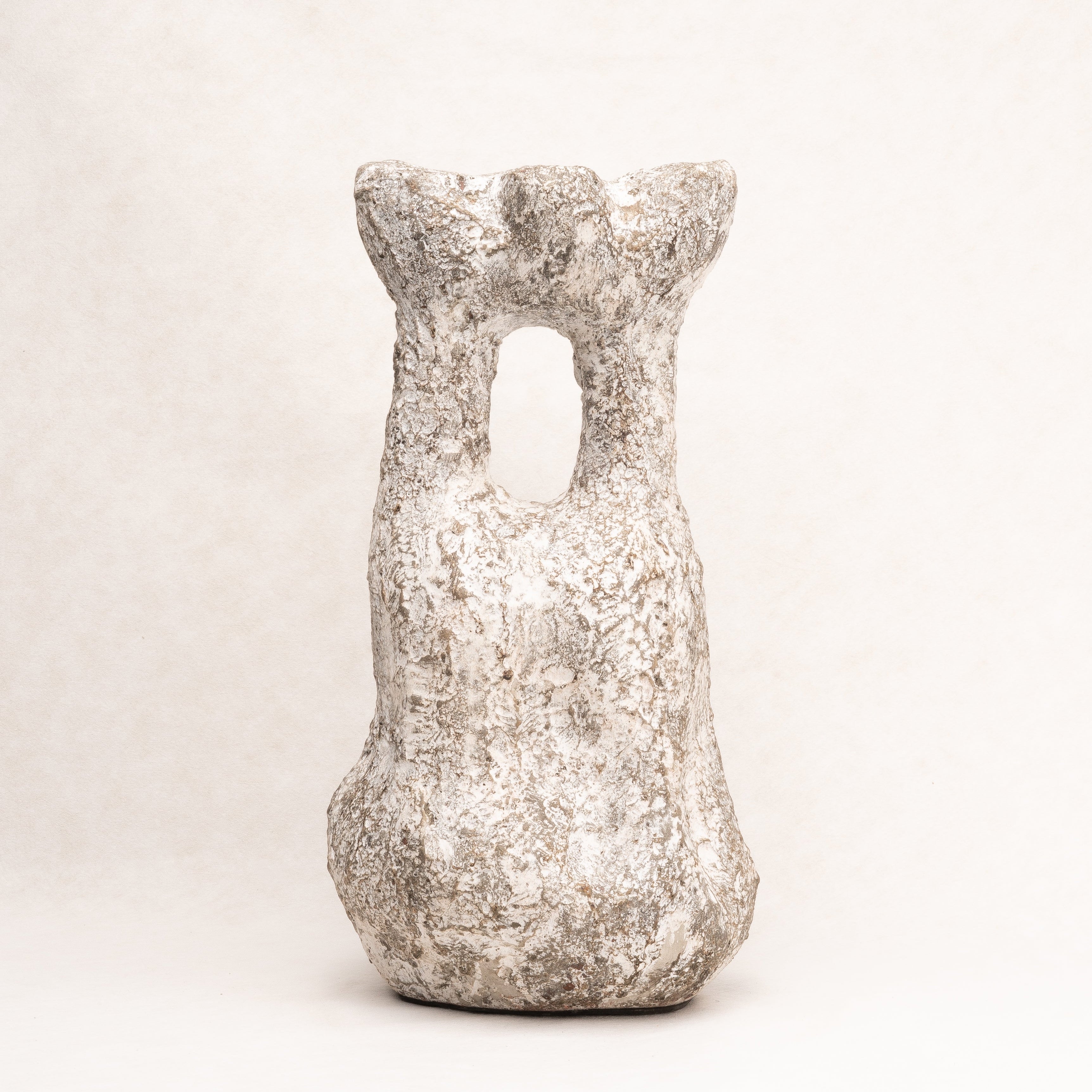 Terracotta vessel No 18