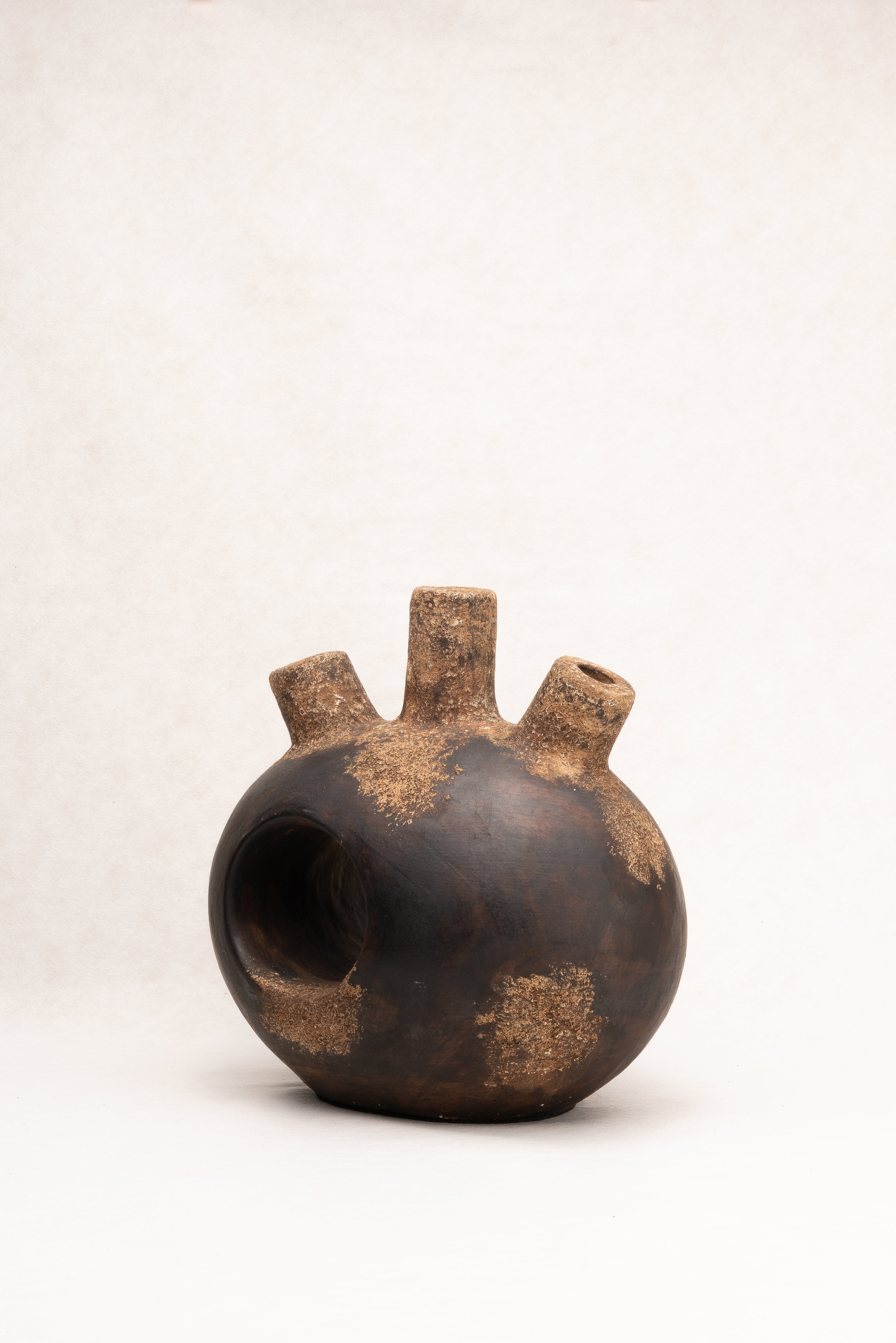 Terracotta vessel No 15