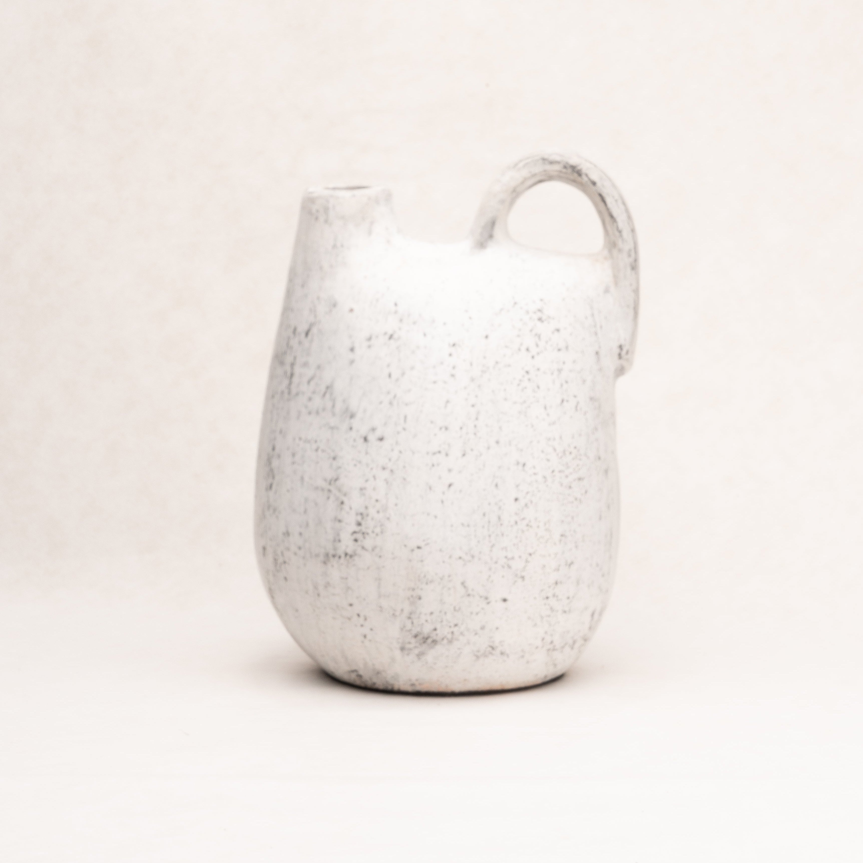 Terracotta vessel No 16