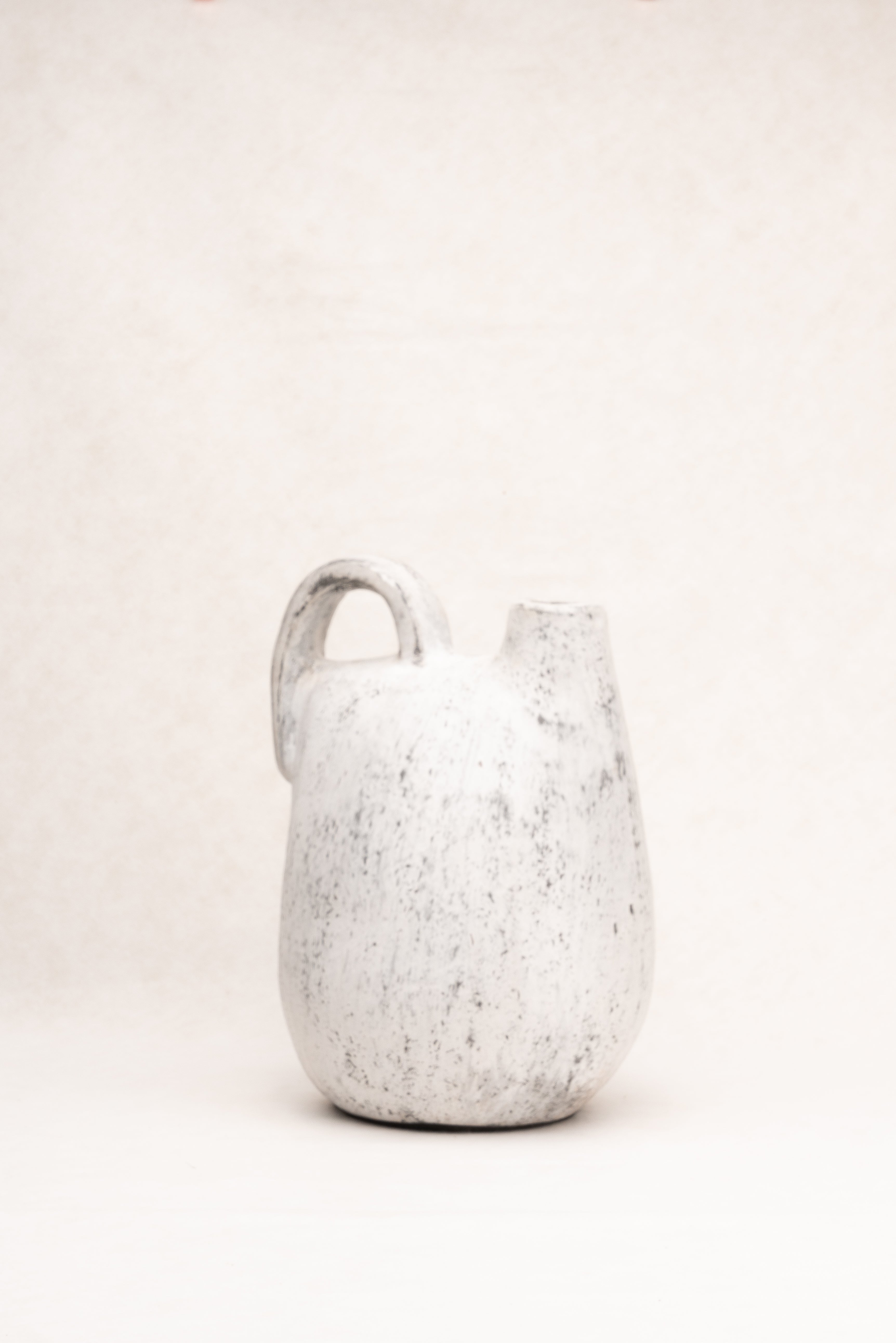 Terracotta vessel No 16