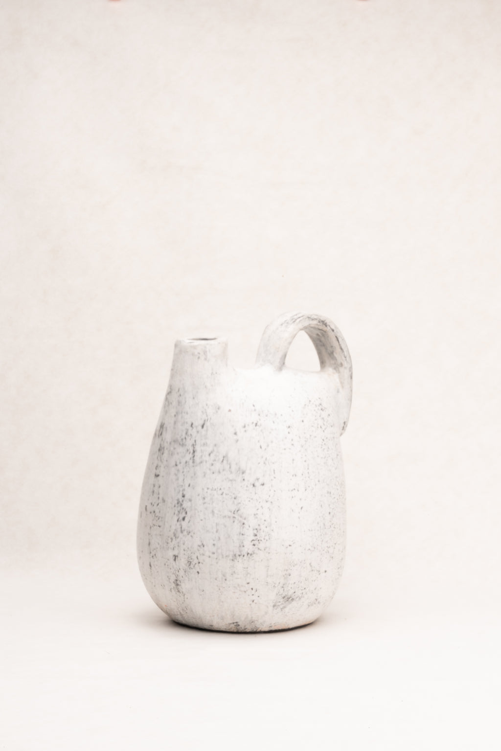 Terracotta vessel No 16