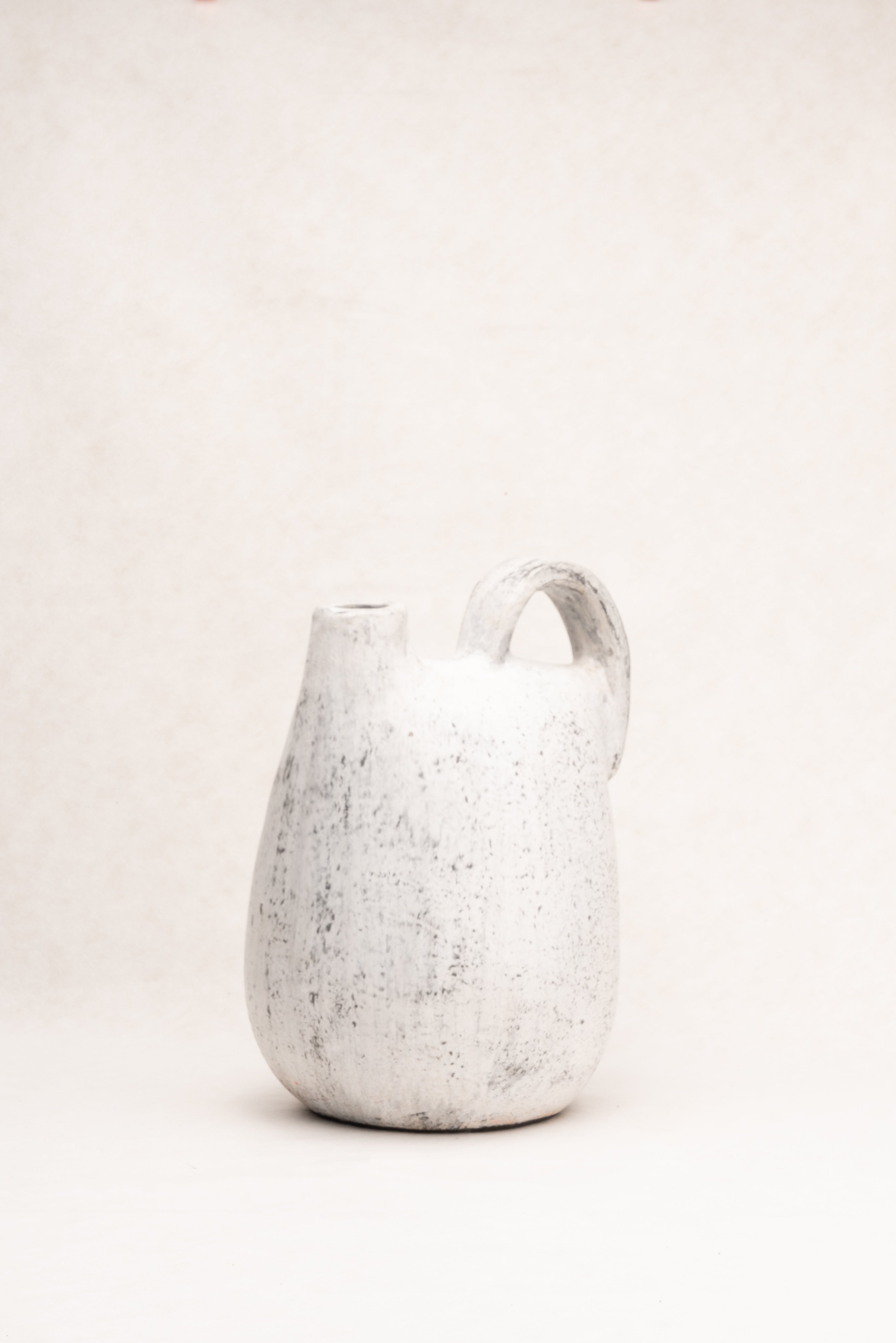 Terracotta vessel No 16