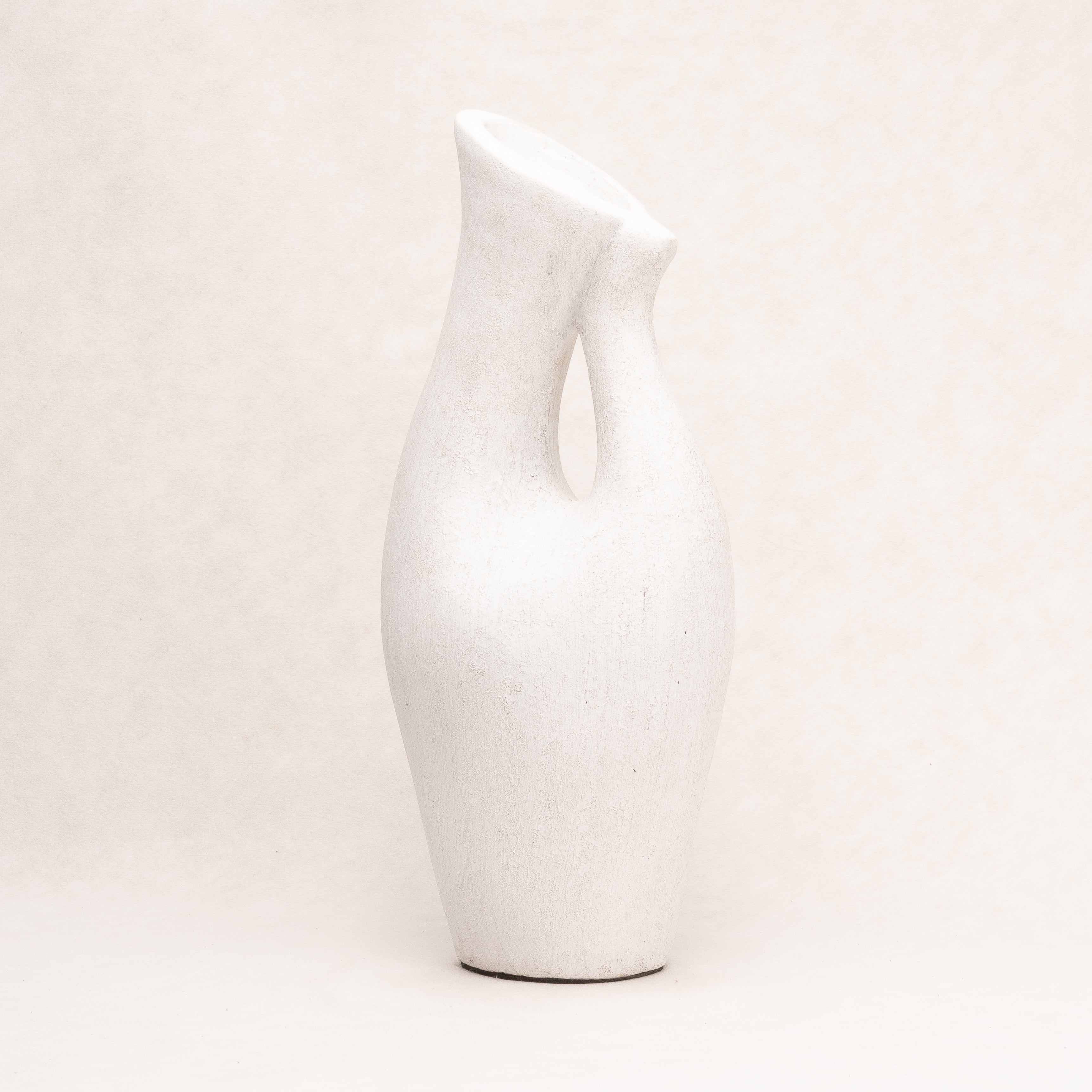 Terracotta vessel No 4