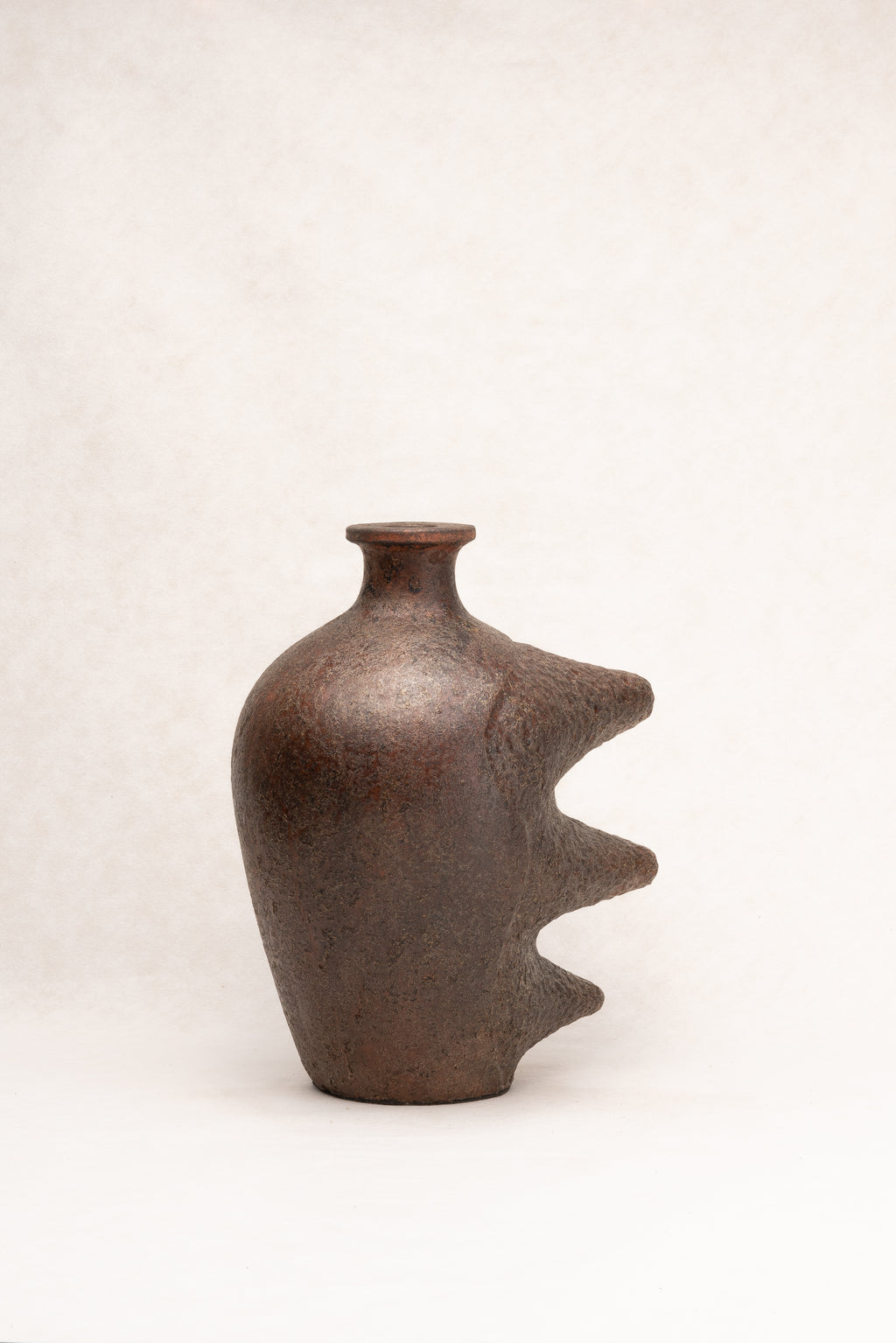 Terracotta vessel No 10