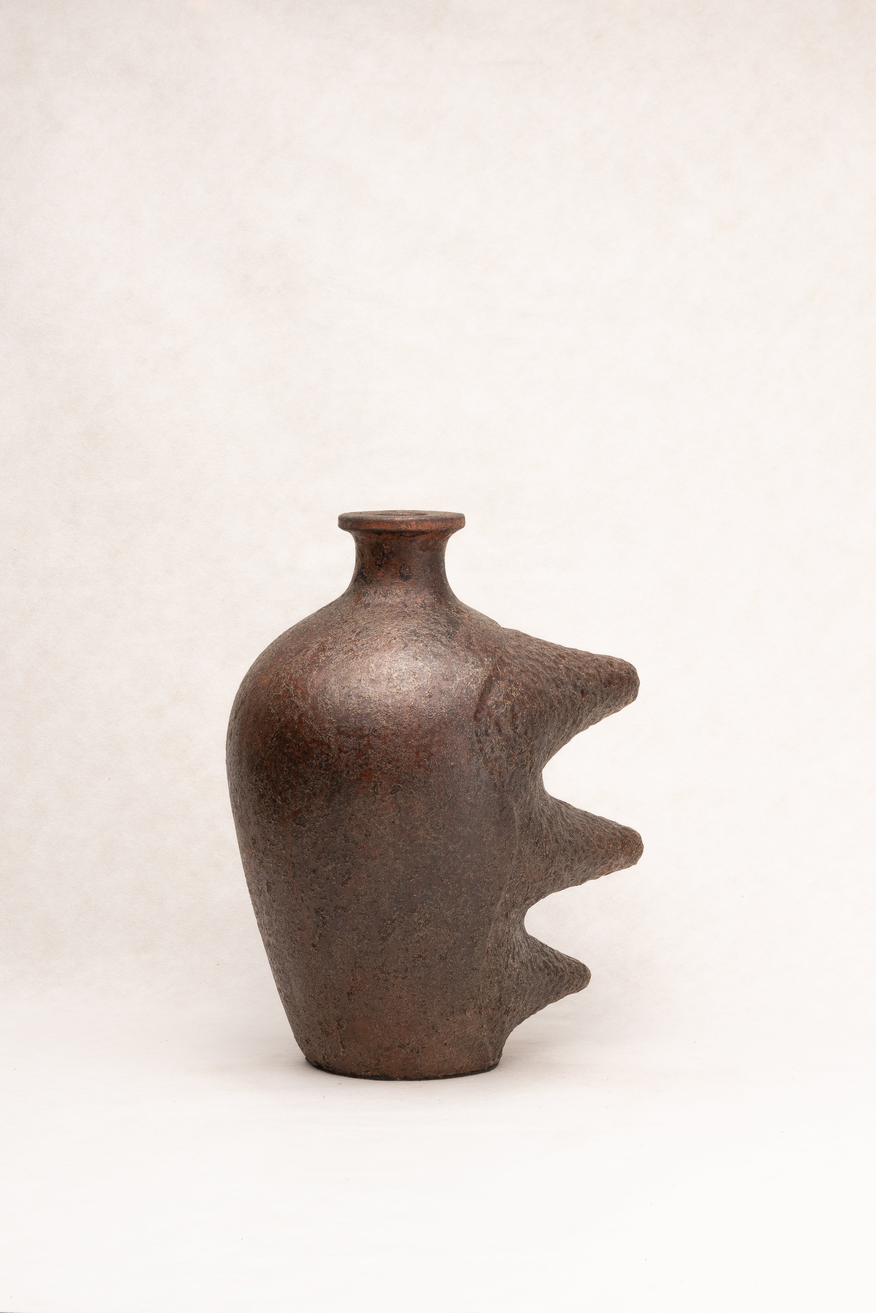 Terracotta vessel No 10