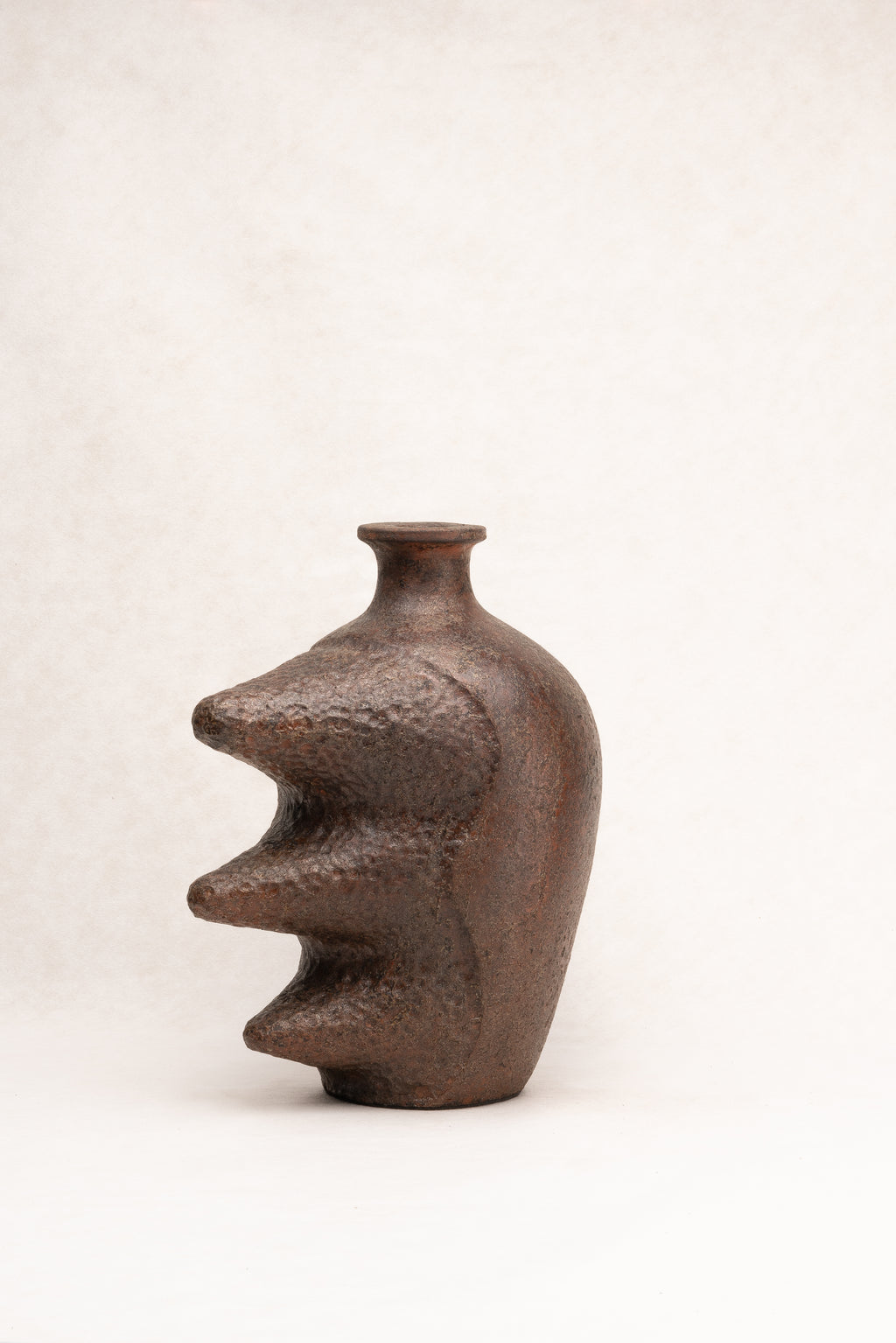 Terracotta vessel No 10